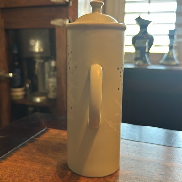 Elegant pale green Ceramic Coffee Carafe EUC Thomas Teapots - Picture 4 of 8